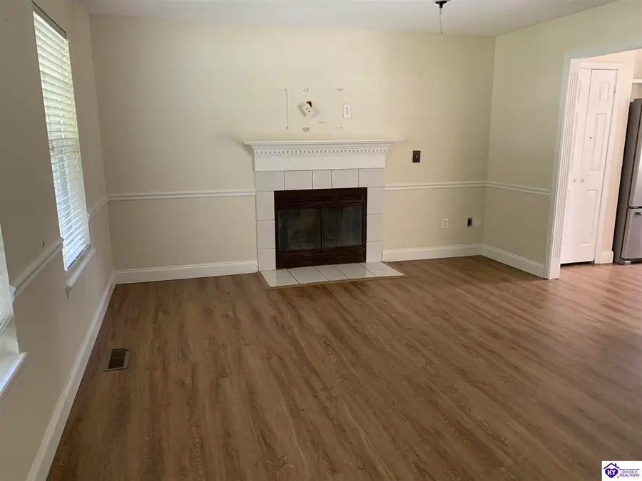 128 Whisbrook Avenue, Vine Grove, KY 40175 - #2