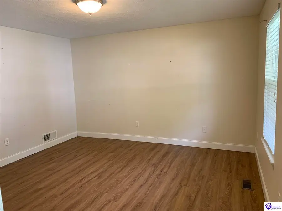 128 Whisbrook Avenue, Vine Grove, KY 40175 - #3