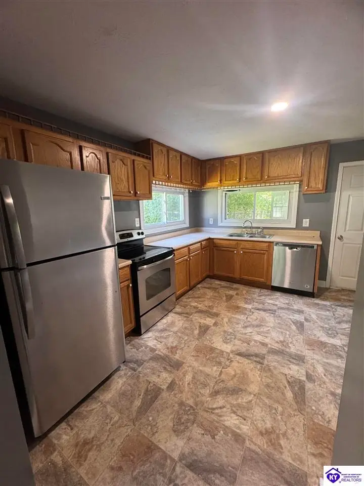 310 Greenhill Street, Vine Grove, KY 40175 - #3