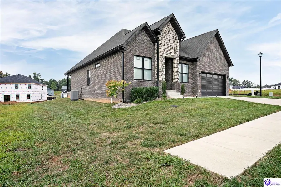 400 Ashwood Avenue, Elizabethtown, KY 42701 - #3
