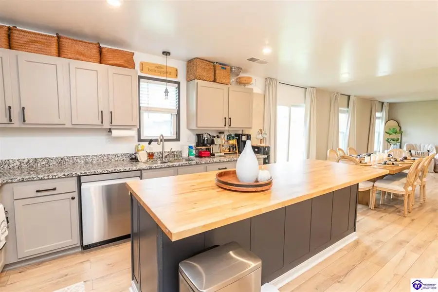 101 Wildflower Drive, Elizabethtown, KY 42701-8994 - #2