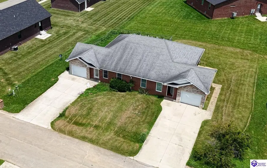 132 Wood Lane, Hodgenville, KY 42748 - #2