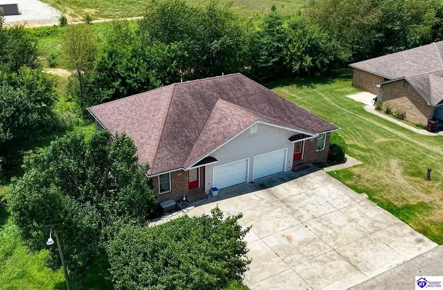 125 Wood Lane, Hodgenville, KY 42748 - #2
