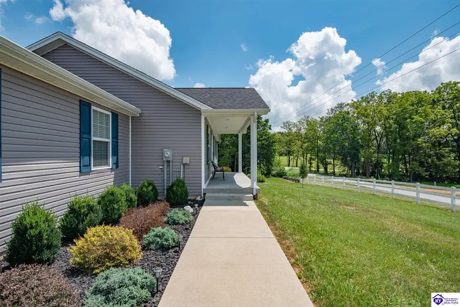 1588 Cecilia Smiths Mill Road, Cecilia, KY 42724 - #2