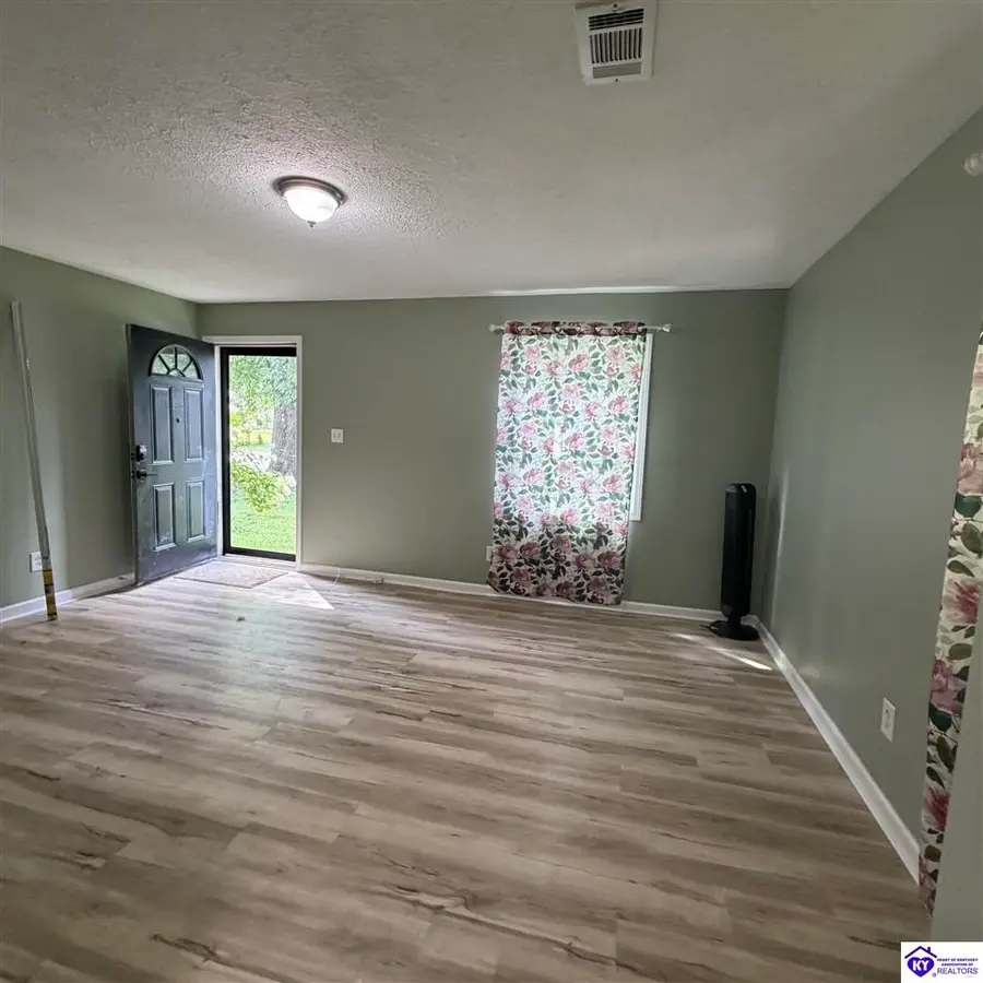 3507 Grissom Way, Louisville, KY 40229 - #2