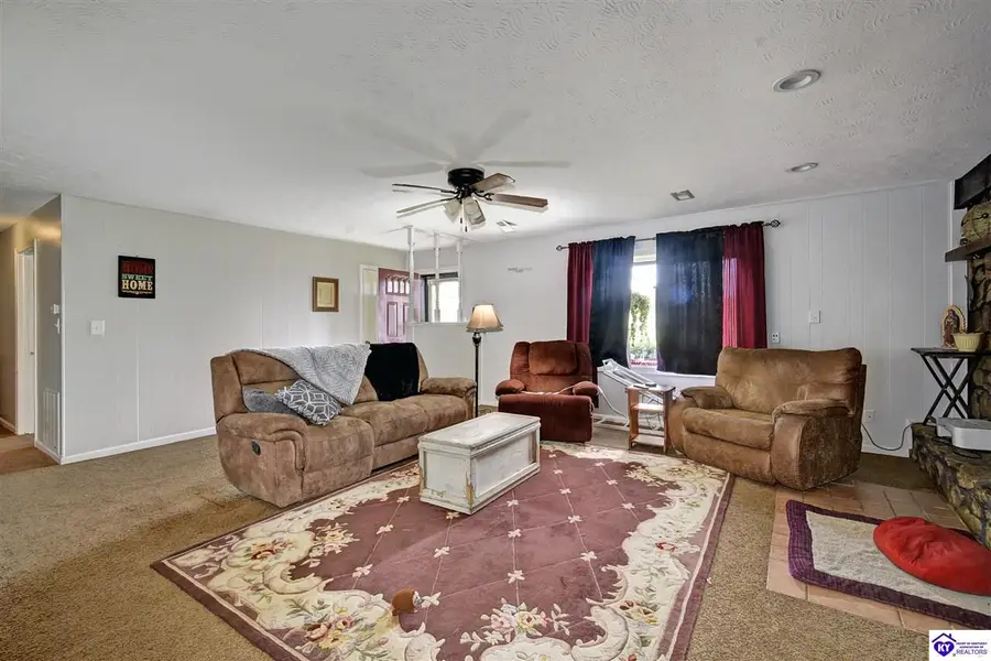 930 Fort Avenue, Vine Grove, KY 40175 - #3