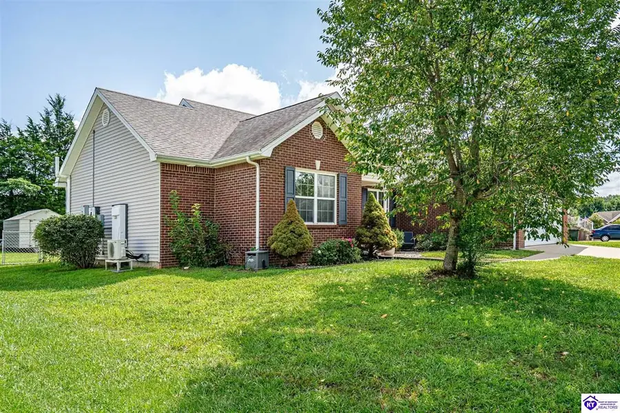 154 Wiltshire Avenue, Radcliff, KY 40160 - #2