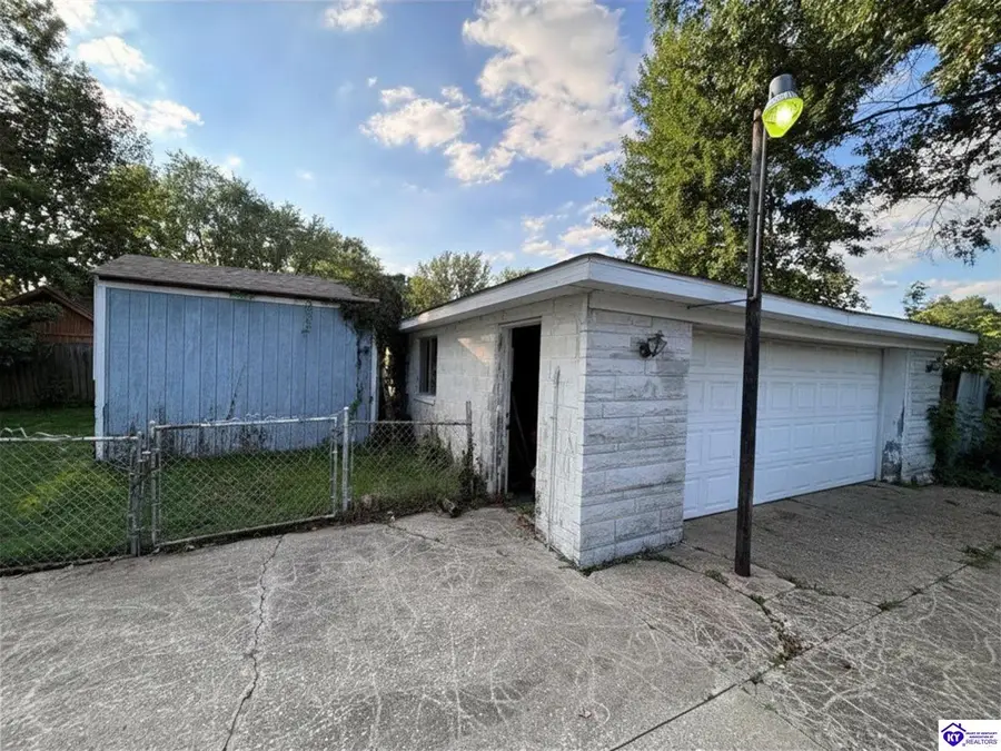 9022 Wanlou Drive, Louisville, KY 40272 - #2