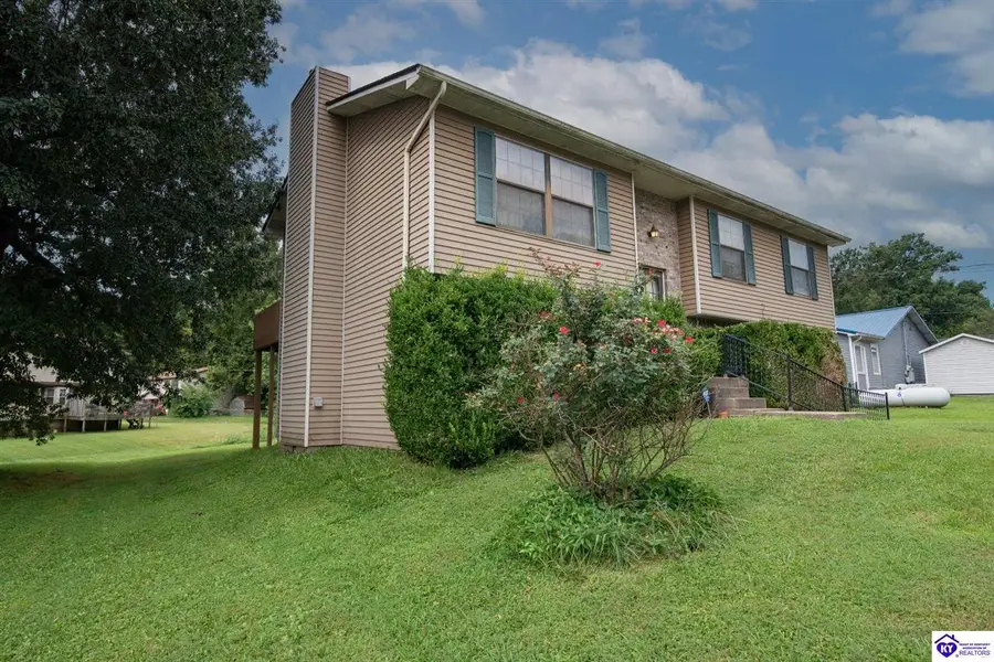899 Timberwood Drive, Radcliff, KY 40160 - #2