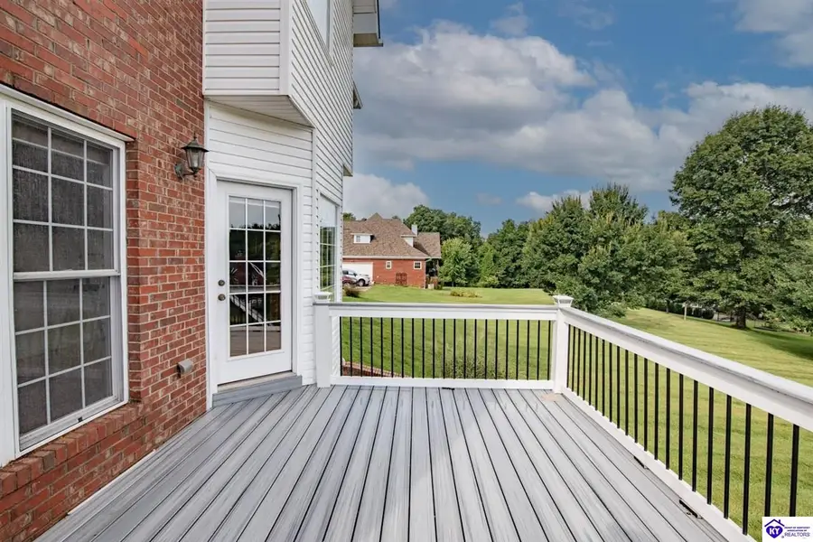 427 Deer Run Way, Elizabethtown, KY 42701-6548 - #3