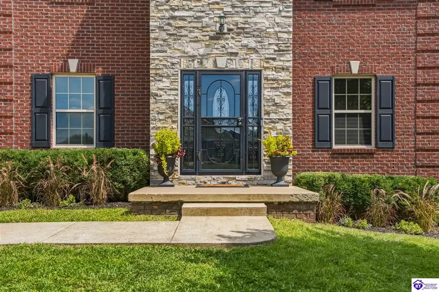122 Vineland Parkway, Vine Grove, KY 40175 - #3