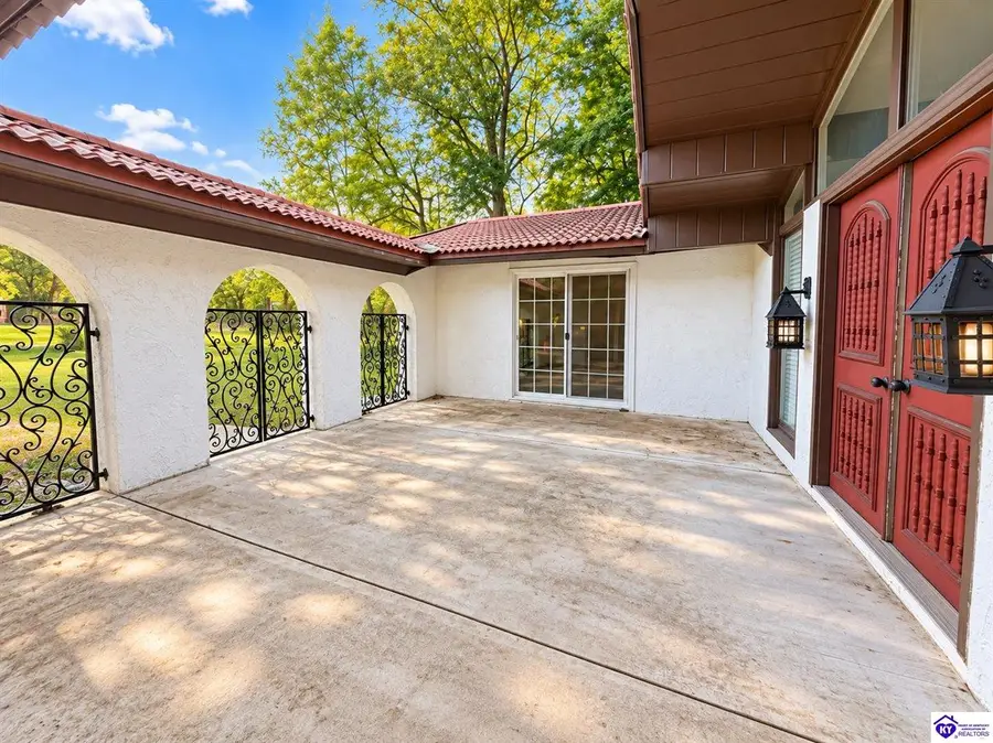 105 Forest Hills Drive, Campbellsville, KY 42718 - #3