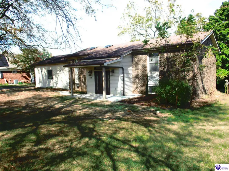 609 Foxfire Road, Elizabethtown, KY 42701 - #2
