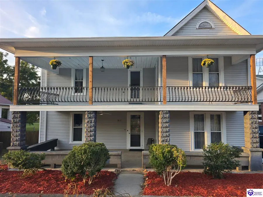 211 E Main Street, Hodgenville, KY 42748 - #3