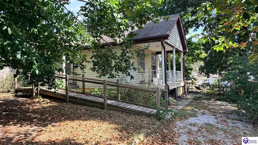 214 Helmwood Drive, Elizabethtown, KY 42701 - #2