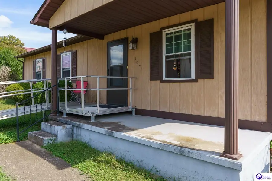 104 Wintergreen Drive, Radcliff, KY 40160 - #2