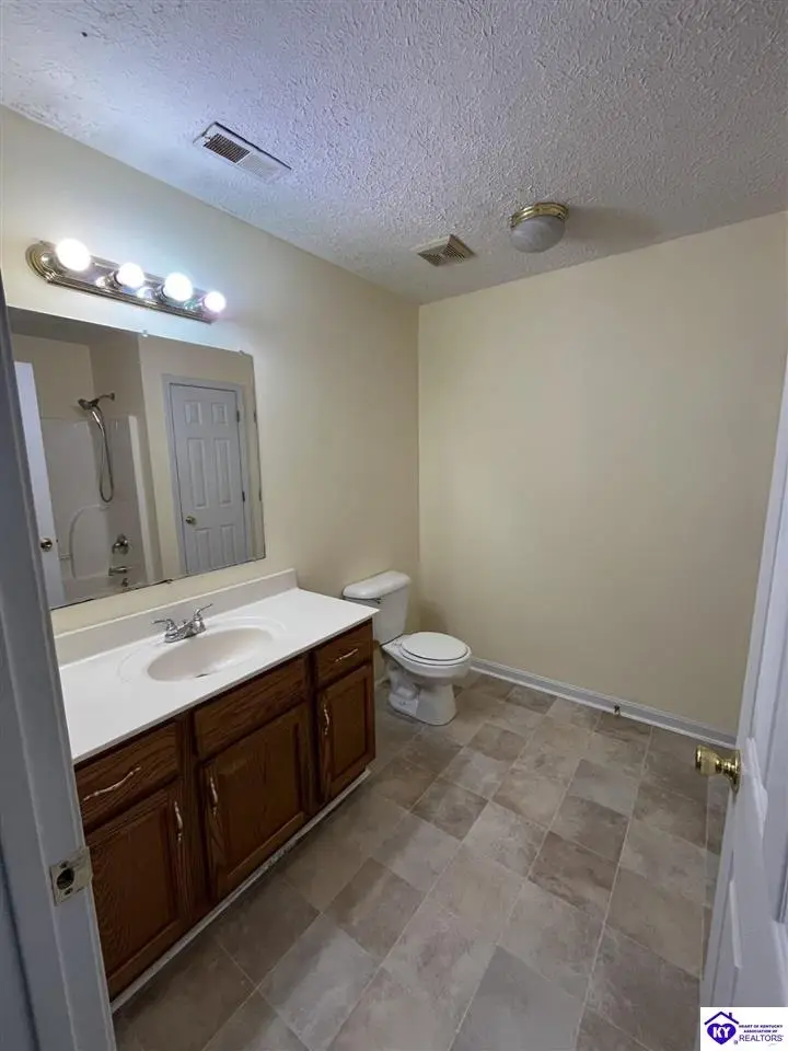 2146 Cecilia Smiths Mill Road, Cecilia, KY 42724 - #2