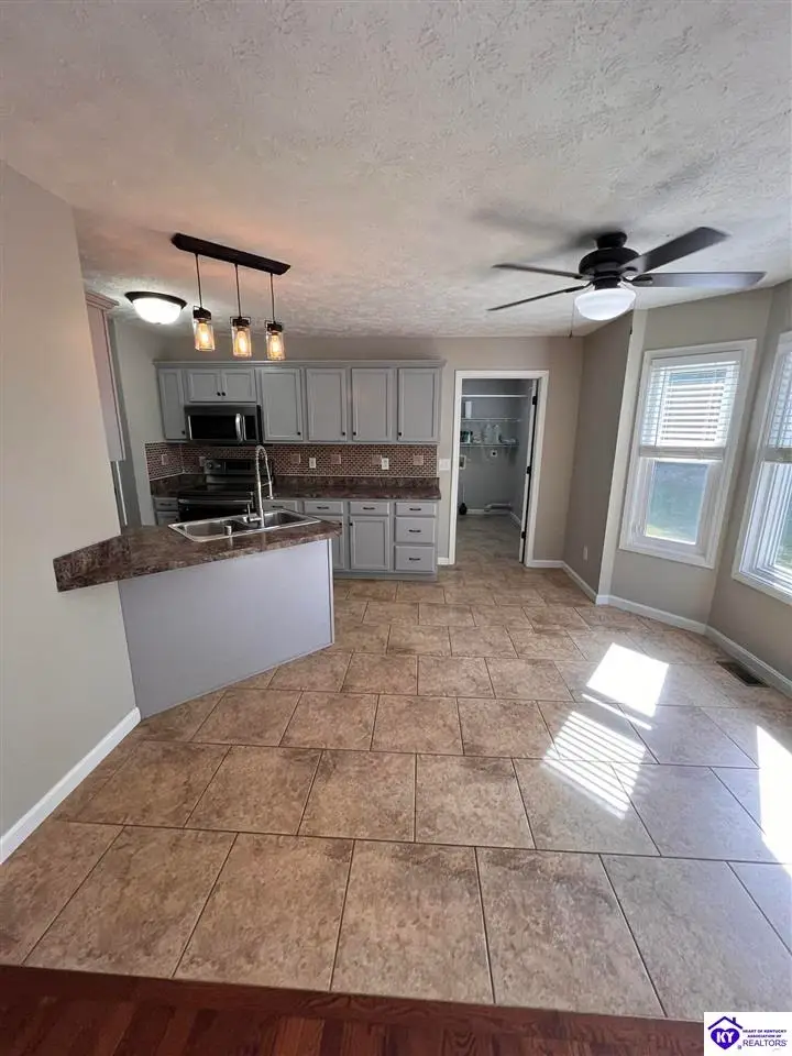 136 Westbourne Court, Radcliff, KY 40160 - #2