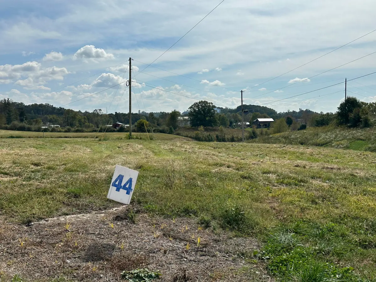 44 Bull Run, East Bernstadt, KY 40729 - Image #1