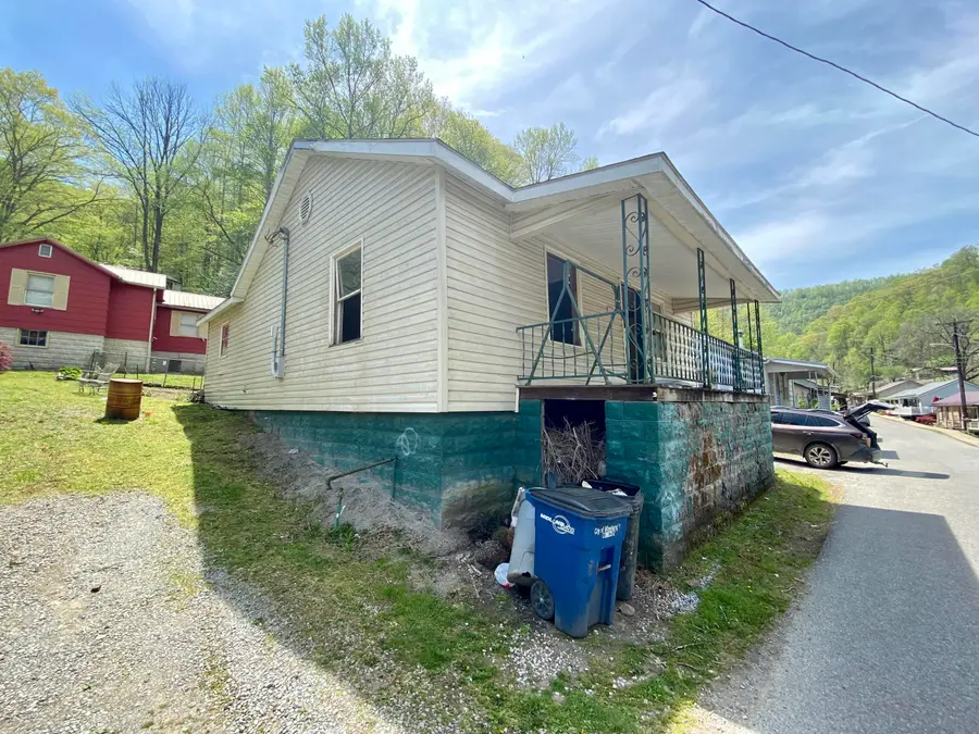 414 Main Street, Teaberry, KY 41660 - Image #2