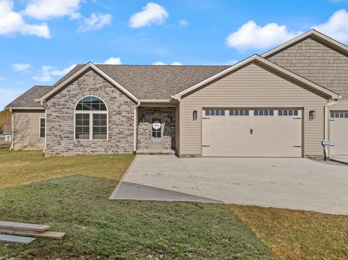 112 B W Canterbury Drive, Bronston, KY 42518 - Image #1