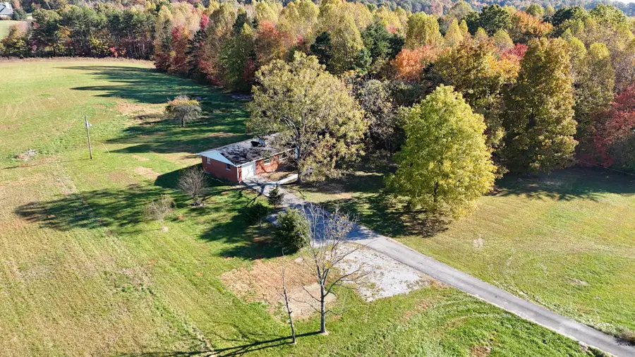 25 Dean Hundley Road, East Bernstadt, KY 40729 - Image #3