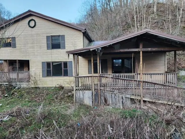 136 Cawood Branch Road, Evarts, KY 40828 - Image #1