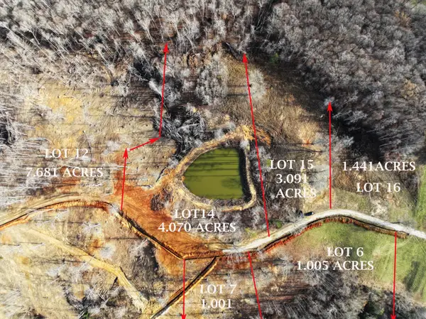 9999 Kenway, Irvine, KY 40336