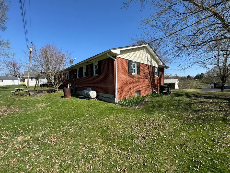 61 Emmons Drive, Flemingsburg, KY 41041 - Image #3