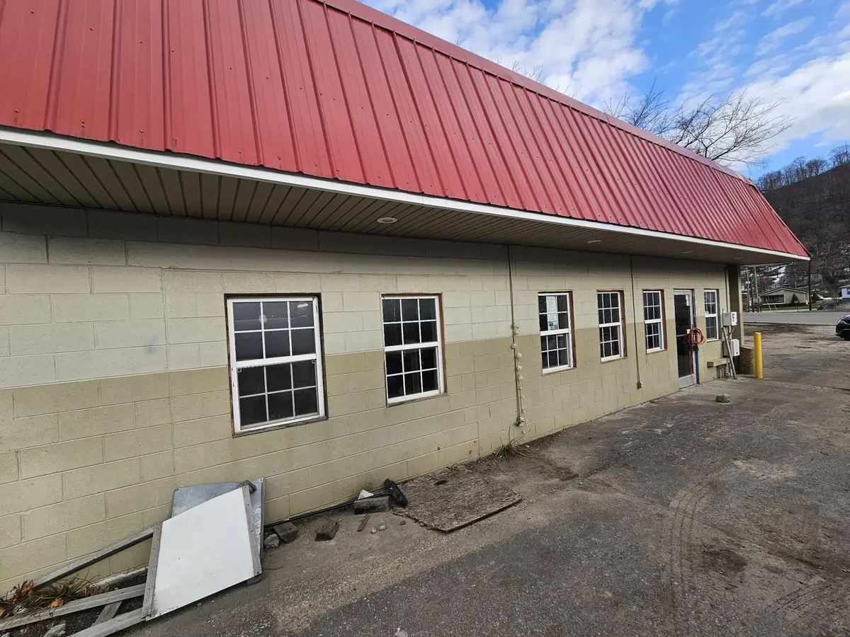 120 S Main Street, Evarts, KY 40828 - Image #1