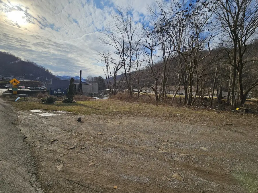 38 Hwy, Evarts, KY 40828 - Image #2