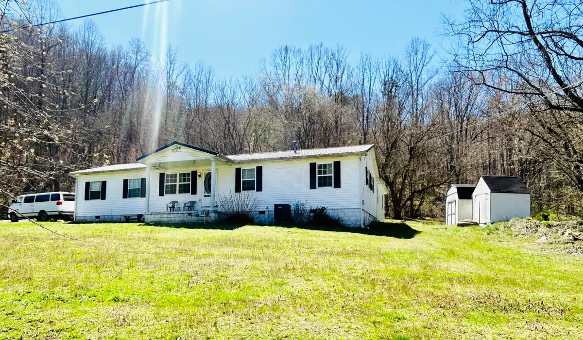 1831 Fishtrap Road, Manchester, KY 40962 - Image #1