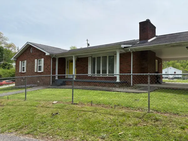 102 Locust Street, Manchester, KY 40962