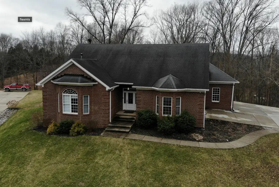 300 Woodlawn Drive, Carrollton, KY 41008 - Image #2