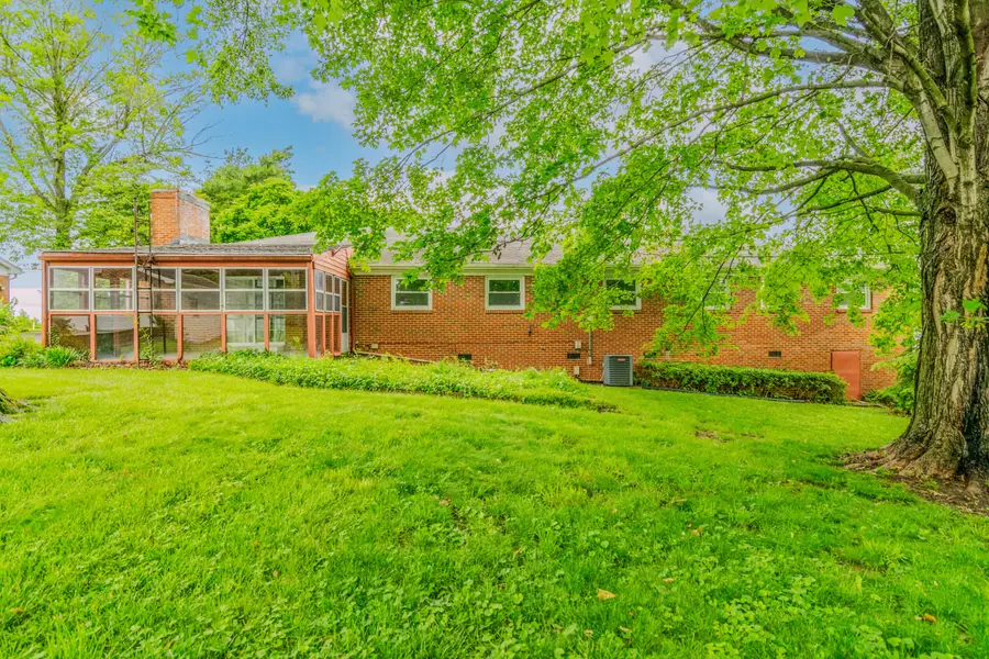 407 Clintonville Road, Paris, KY 40361 - Image #2