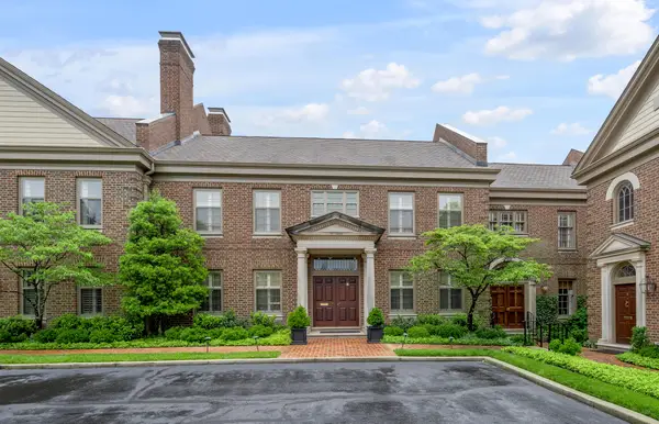 100 Idle Hour Drive #8, Lexington, KY 40502