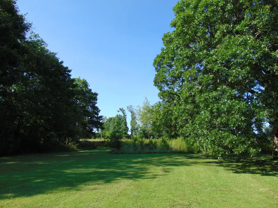 106 W Meigs Lane, Junction City, KY 40440 - Image #3