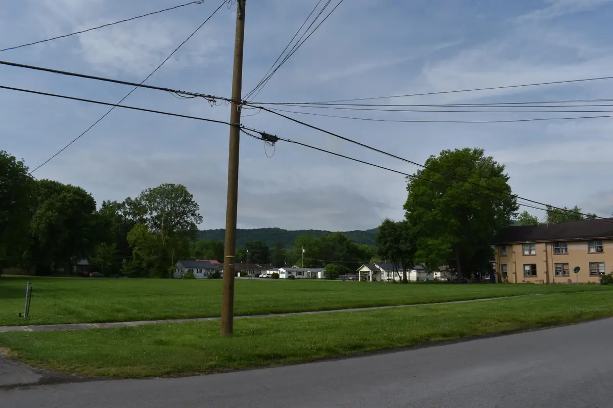 321 Chester Avenue, Middlesboro, KY 40965 - Image #1