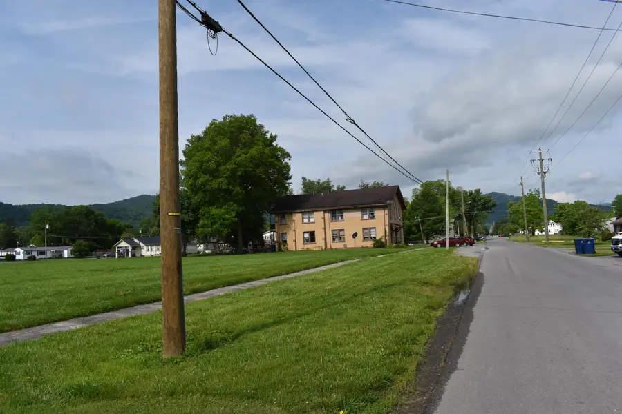 321 Chester Avenue, Middlesboro, KY 40965 - Image #3