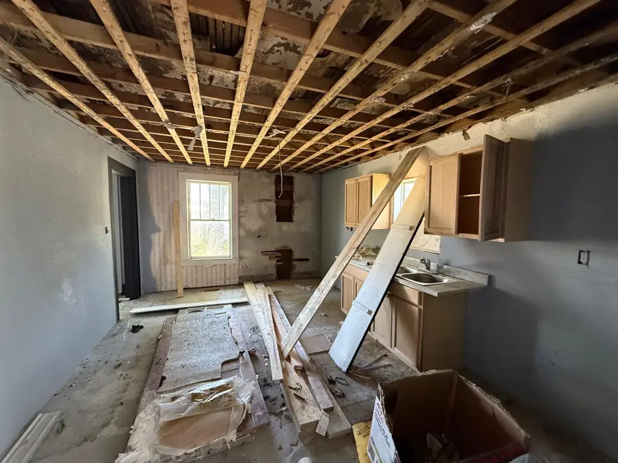 1260 Highway 490, East Bernstadt, KY 40729 - Image #3