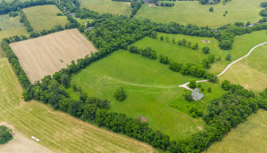 2639 Weisenberger Mill Road, Midway, KY 40347 - Image #2