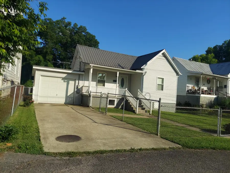 424 Edgewater Drive, Irvine, KY 40336 - Image #3