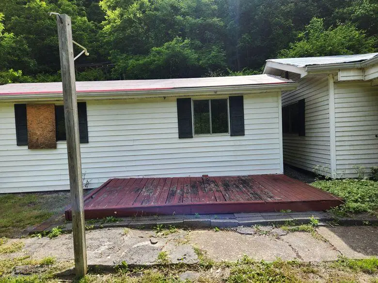 20610 State Hwy 194 E, Fedscreek, KY 41524 - Image #3