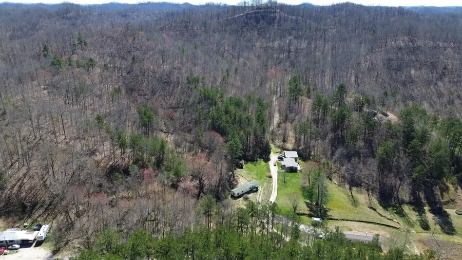 198 Valley Lane, Manchester, KY 40962 - Image #2