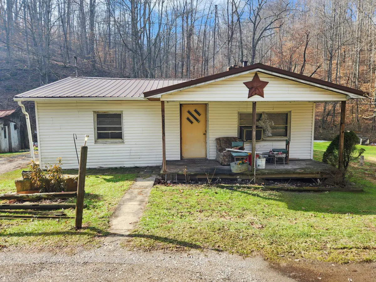 9881 Ky Rt 172, Flatgap, KY 41219 - #1