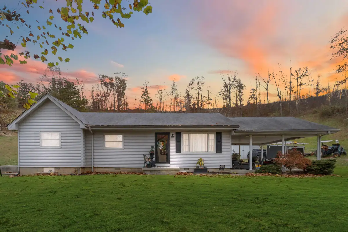 989 E State Highway 1376, East Bernstadt, KY 40729 - #1