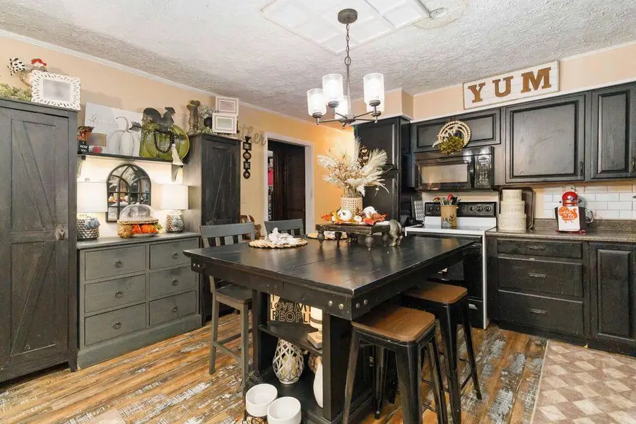 989 E State Highway 1376, East Bernstadt, KY 40729 - #3