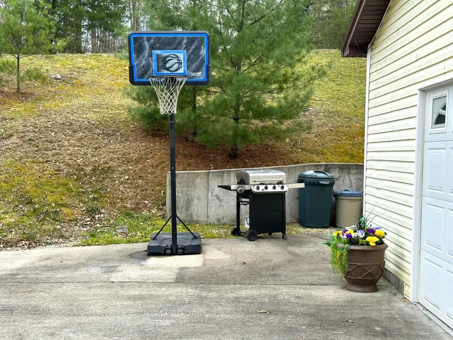 645 Fincastle Road, Rogers, KY 41365 - Image #3