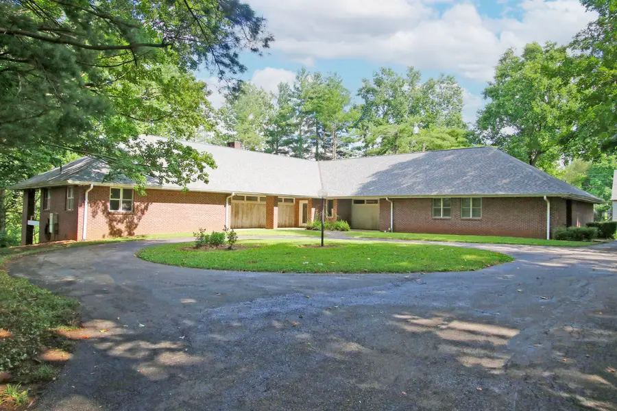 3003 Old Frankfort Pike, Versailles, KY 40383 - Image #2