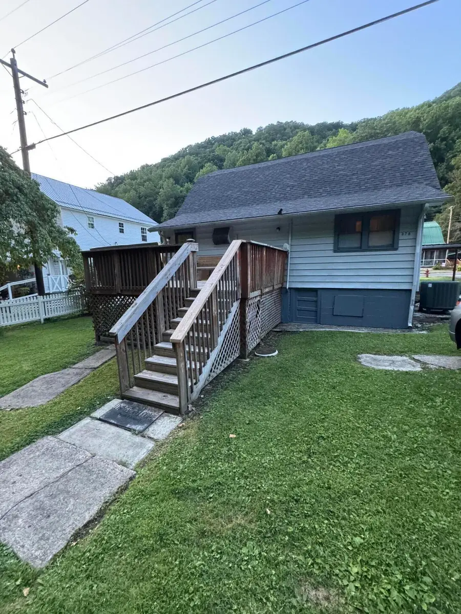 378 E Main Street, Lynch, KY 40855 - Image #2